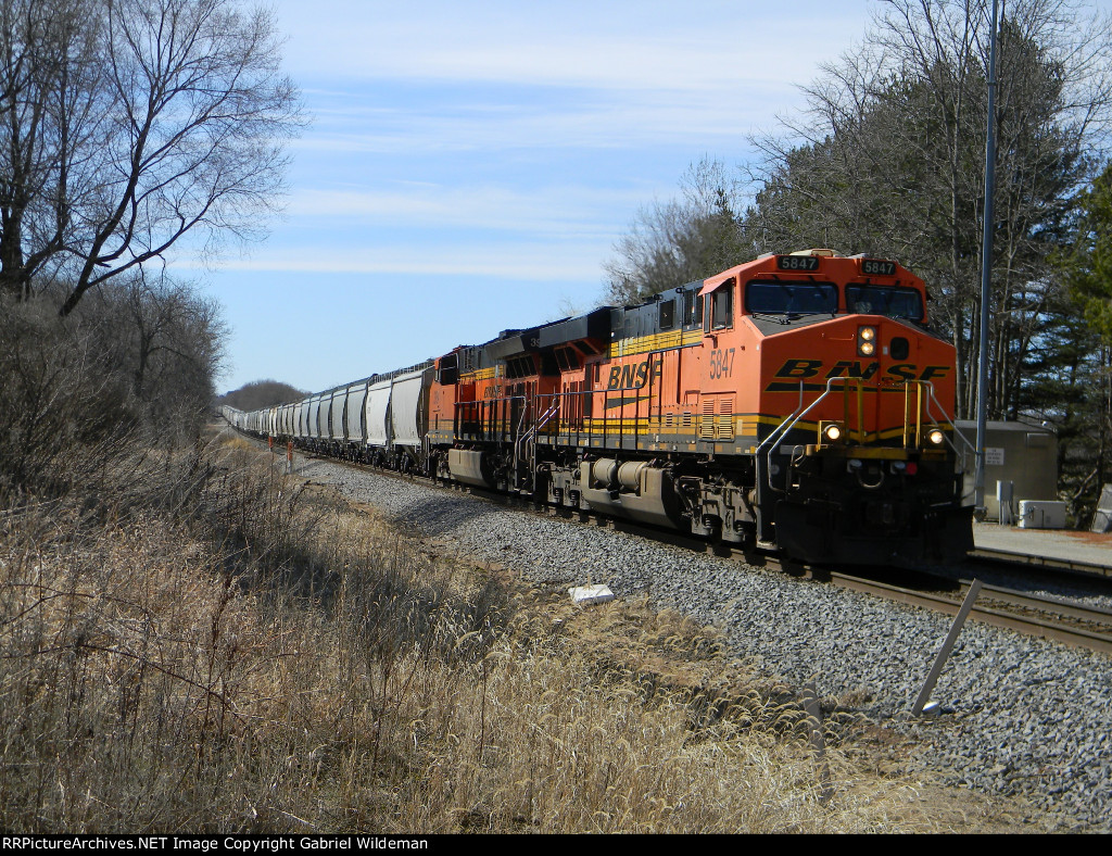 BNSF 5847 & BNSF 3954 